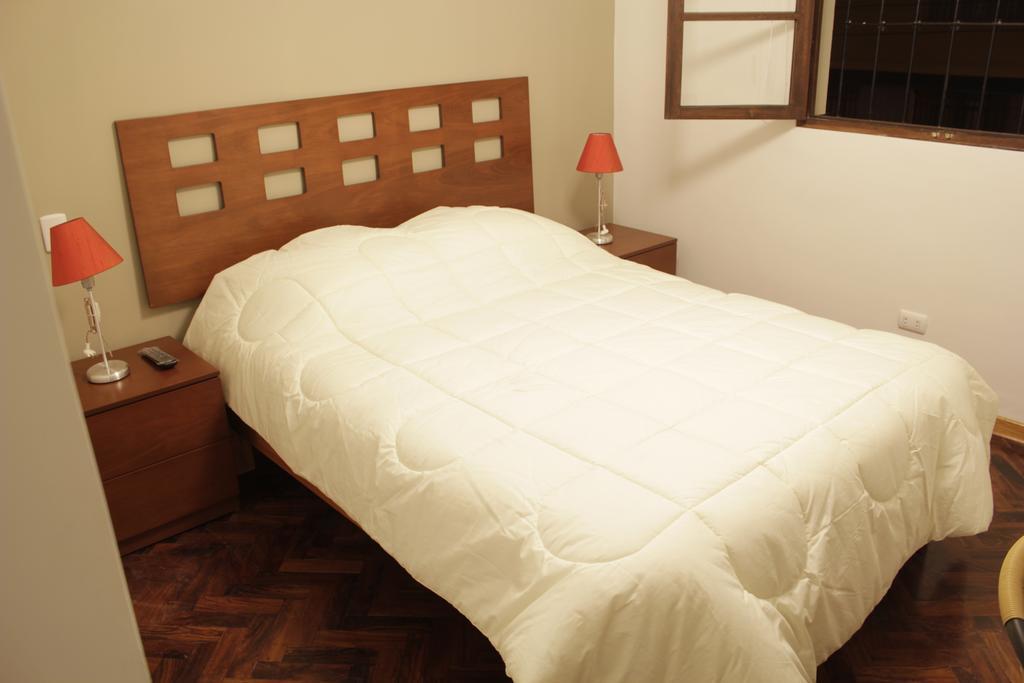 Bed & Breakfast - La Casa De Ceci Lima Luaran gambar