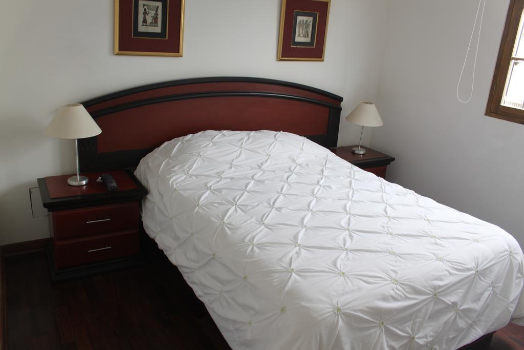 Bed & Breakfast - La Casa De Ceci Lima Luaran gambar