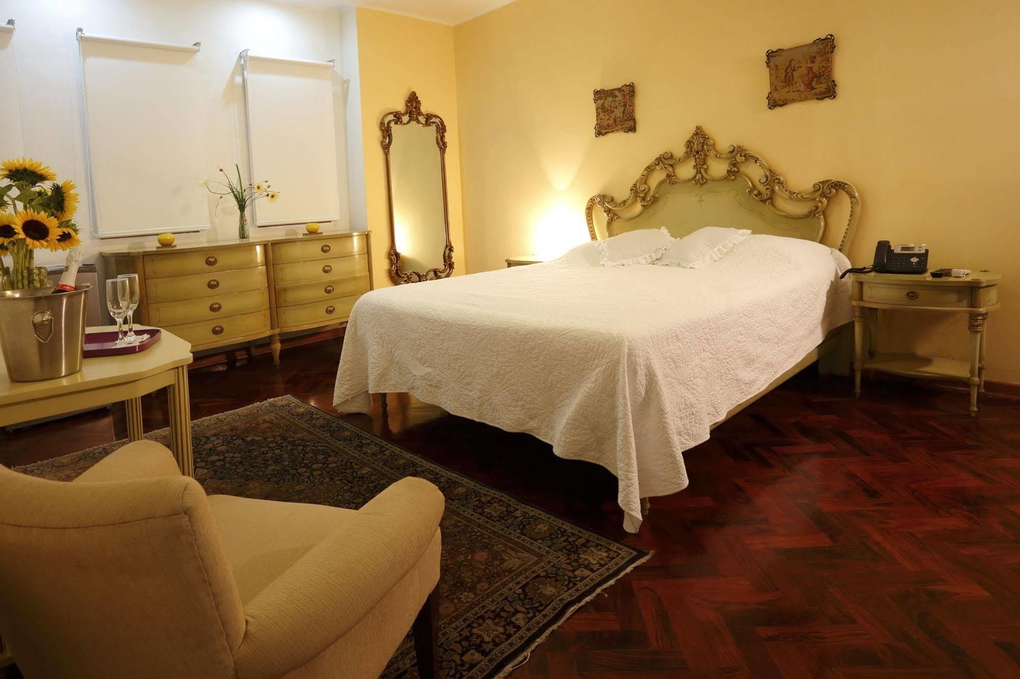 Bed & Breakfast - La Casa De Ceci Lima Luaran gambar