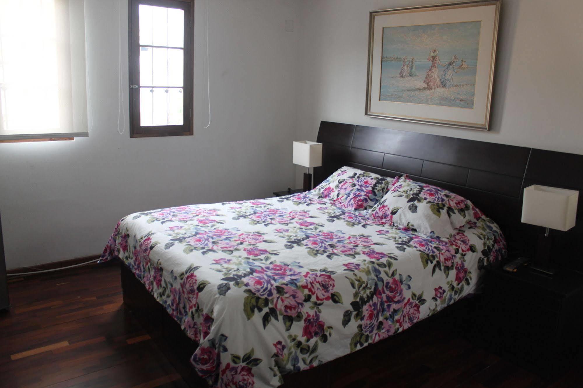 Bed & Breakfast - La Casa De Ceci Lima Luaran gambar